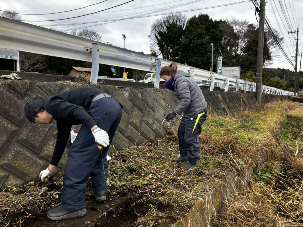 綾瀬市早川の田んぼの水路整備
